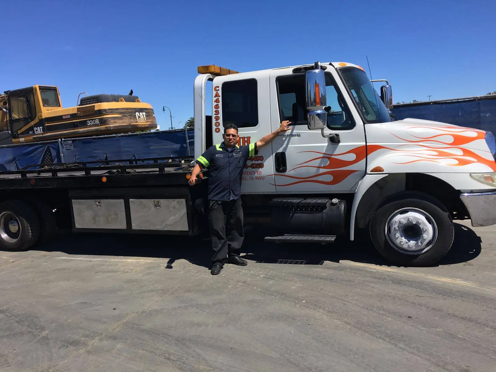 El equipo de Guerra Towing en San José, CA